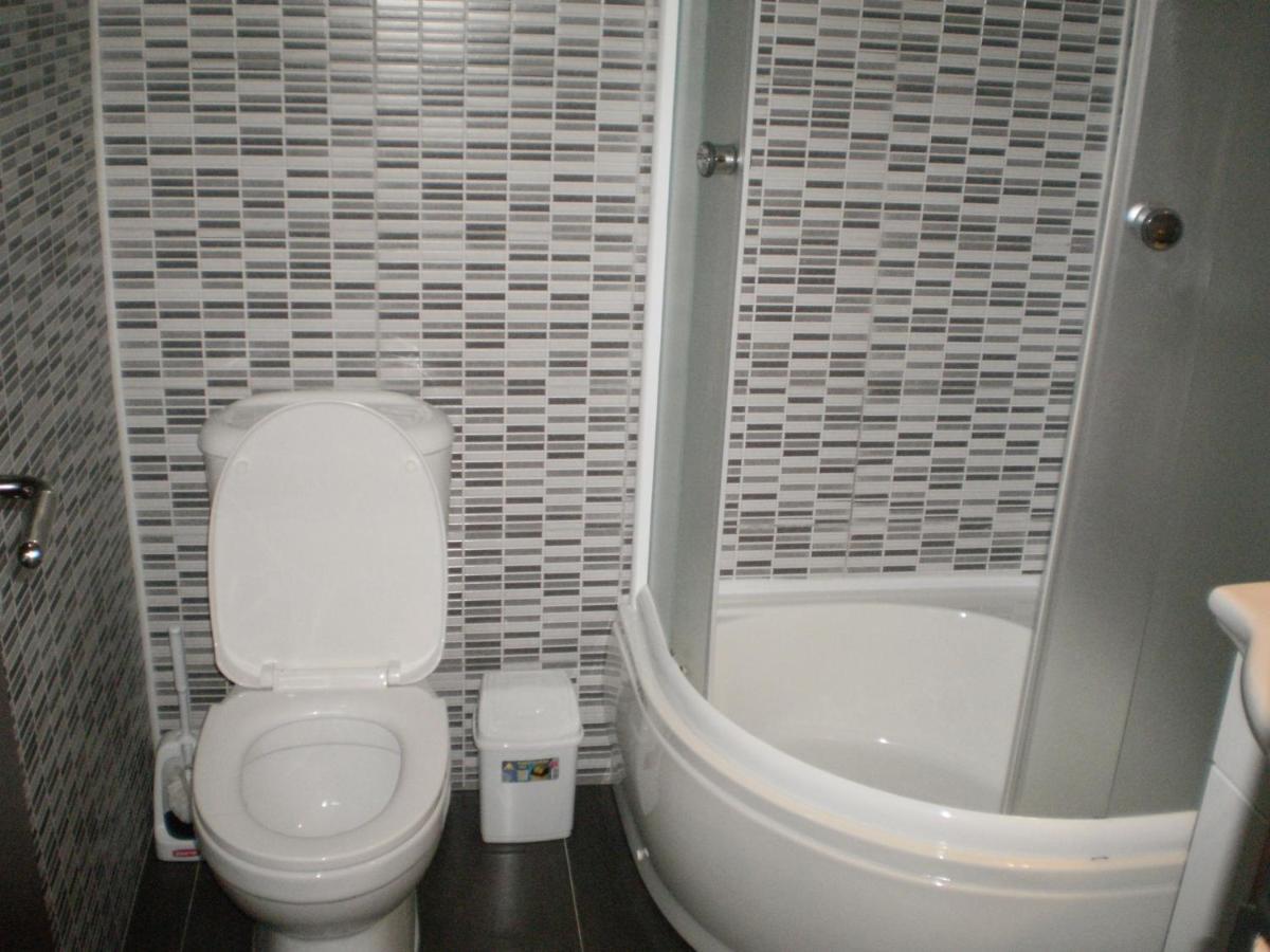 Garni Hotel Kaca Kragujevac Quarto foto